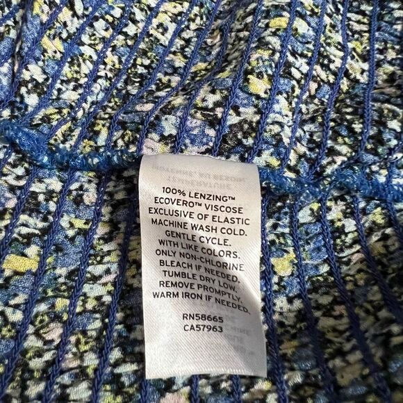 BP Floral Smock crop Tank Top in Black- Blue Maisey Ditsy size S NWOT - Picture 5 of 7